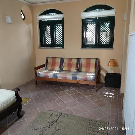 --- No Coracao Das Muralhas De Faro - Na Casa Do Arco Do Repouso Com 6 600M2 - A Alcova Dos Arcos فندق مبيت وإفطار فارو
