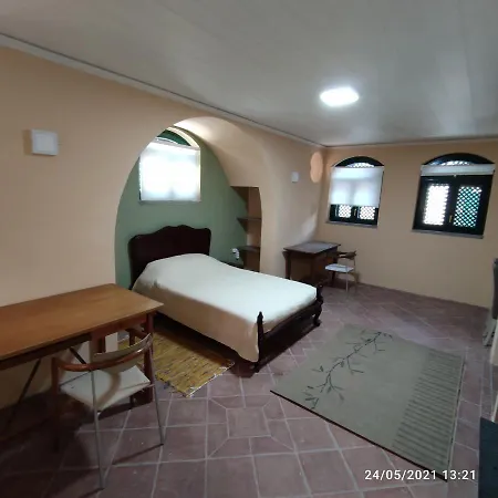 --- No Coracao Das Muralhas De Faro - Na Casa Do Arco Do Repouso Com 6 600M2 - A Alcova Dos Arcos فارو