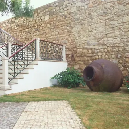 --- No Coracao Das Muralhas De Faro - Na Casa Do Arco Do Repouso Com 6 600M2 - A Alcova Dos Arcos فندق مبيت وإفطار فارو